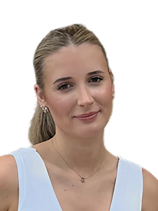 Austeja, vippe- og brynsstylist, PMU- og voksingspesialist hos Salong Eureka
